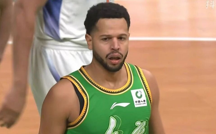 北京男篮伤病潮再添赵睿 两队外援动态引关注