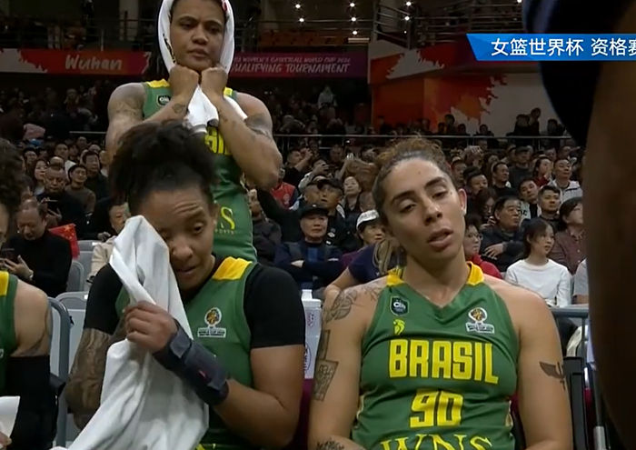 张茹首发出场0分3次犯规被弃用 中国女篮力克巴