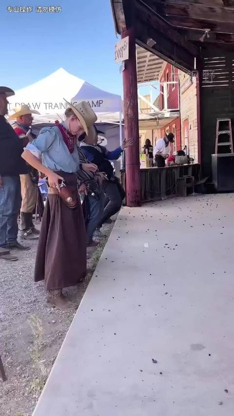 杰拉德慈善赛失误引热议 球迷叹息错失良机