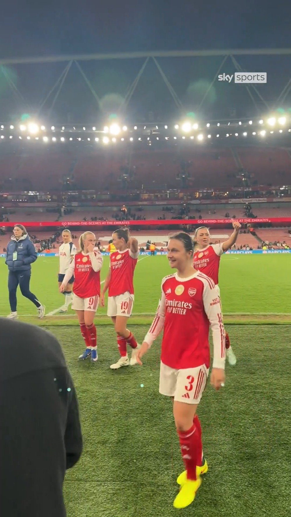 杰拉德慈善赛失误引热议 球迷叹息错失良机